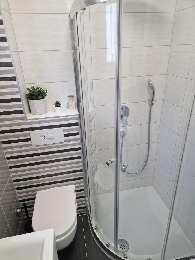 Apartman River Breeze Омиш Экстерьер фото