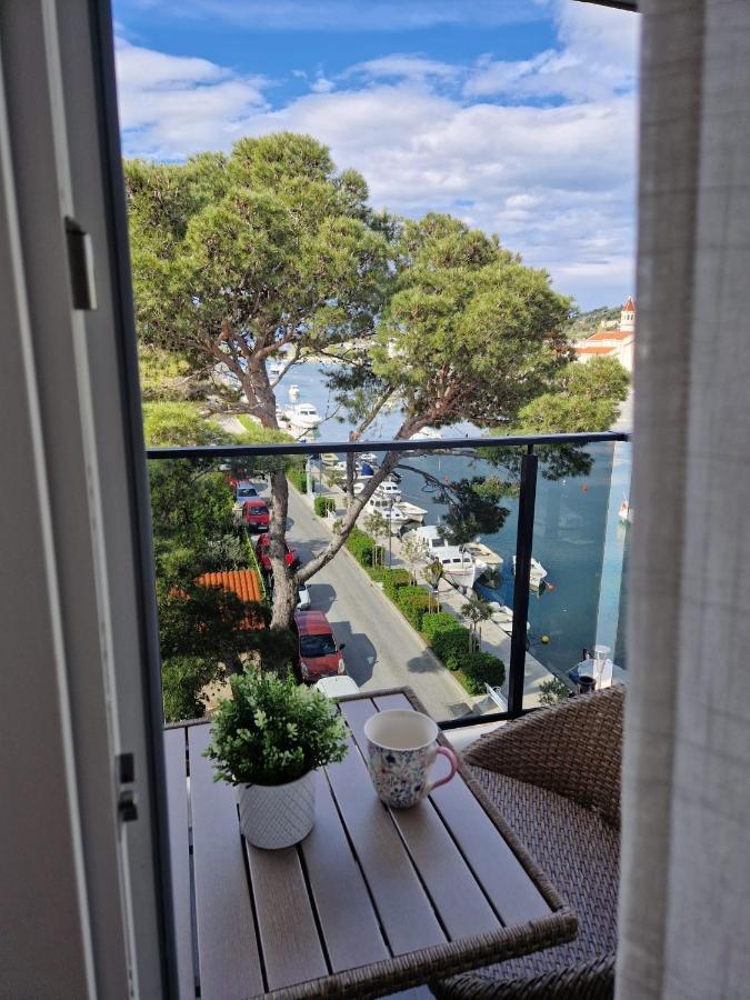 Apartman River Breeze Омиш Экстерьер фото