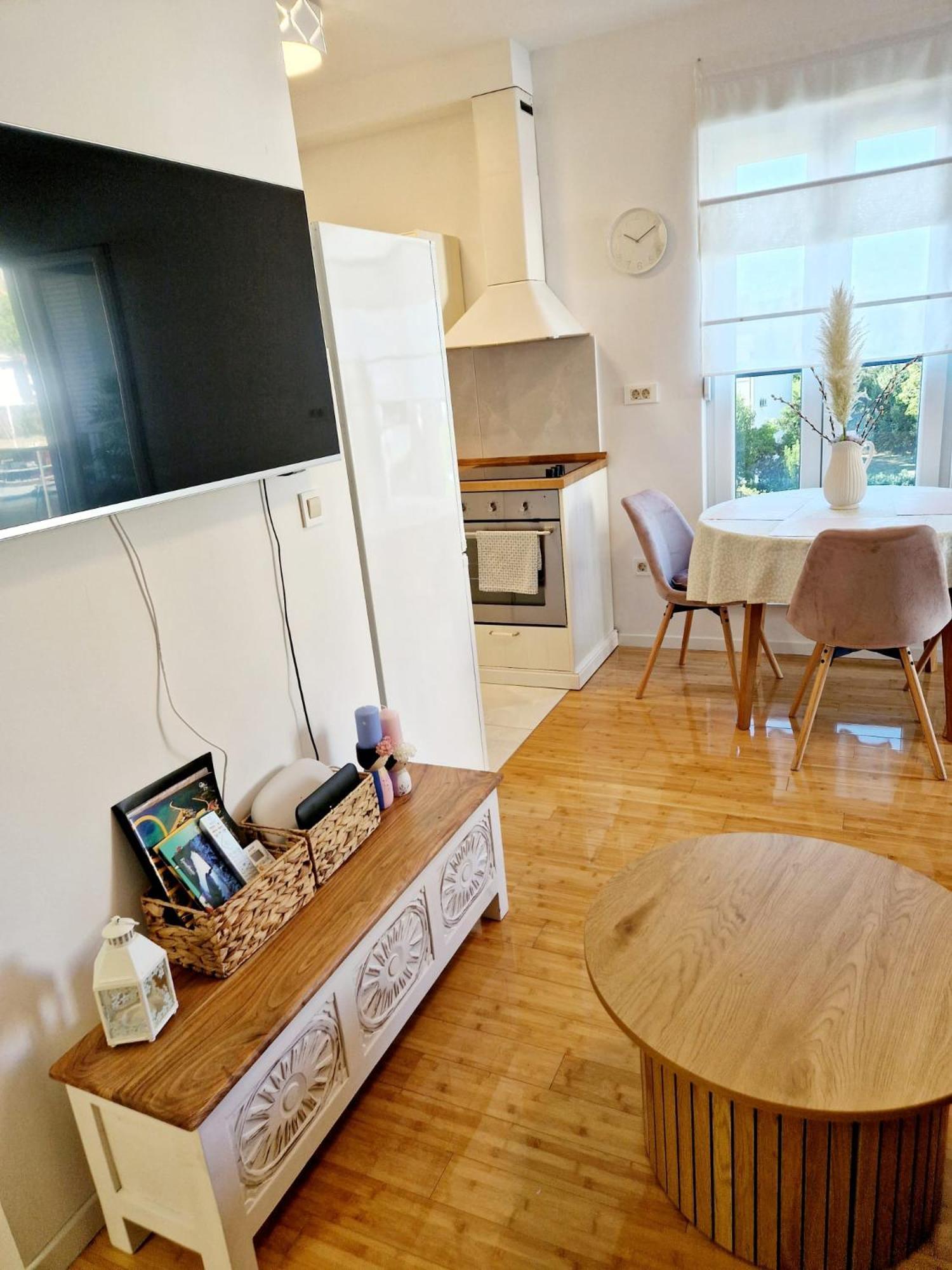 Apartman River Breeze Омиш Экстерьер фото
